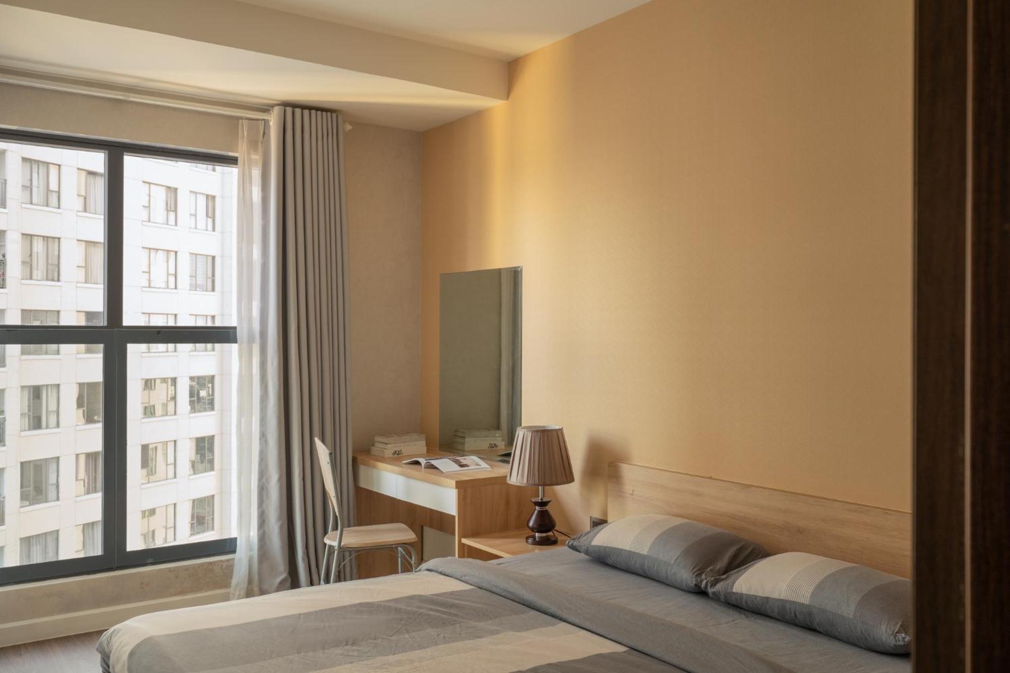 Căn hộ Lynh Saigon D4 *